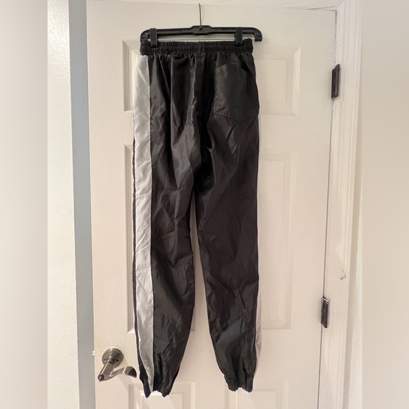 ๐ Bleeker Mercer Med Poly Joggers w/ Lining | Comfortable & Stylish Men's Pants - Picture 2 of 3